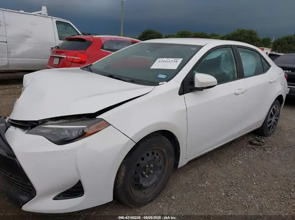 2T1BURHE5HC906826 2017 TOYOTA COROLLA - Image 2