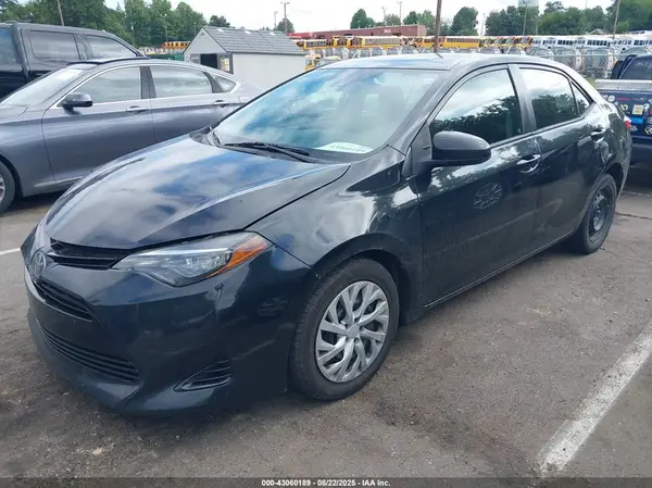 2T1BURHE5HC919236 2017 TOYOTA COROLLA - Image 2