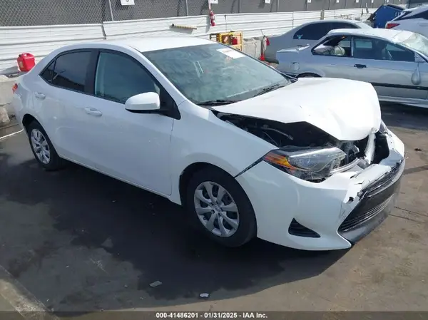 2T1BURHE5HC924453 2017 TOYOTA COROLLA - Image 1