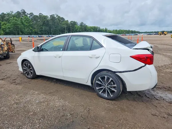 2T1BURHE5HC930673 2017 TOYOTA COROLLA - Image 2