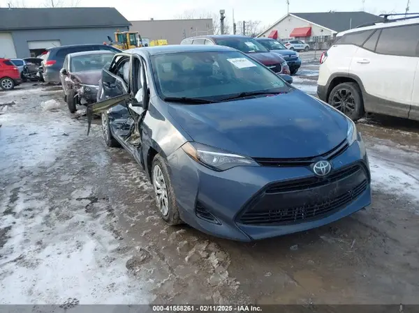 2T1BURHE5HC932679 2017 TOYOTA COROLLA - Image 1