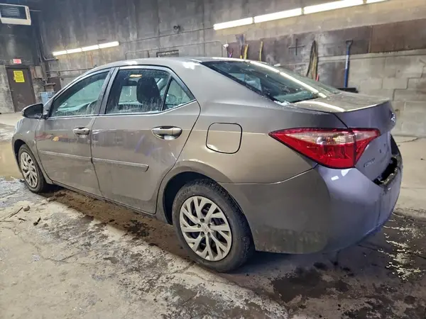 2T1BURHE5HC943018 2017 TOYOTA COROLLA - Image 2