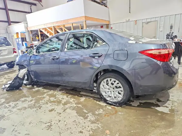 2T1BURHE5HC944363 2017 TOYOTA COROLLA - Image 2