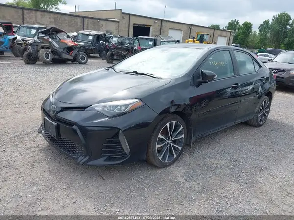 2T1BURHE5HCG21911 2017 TOYOTA COROLLA - Image 2