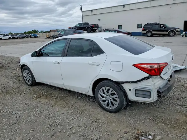 2T1BURHE5JC000679 2018 TOYOTA COROLLA - Image 2