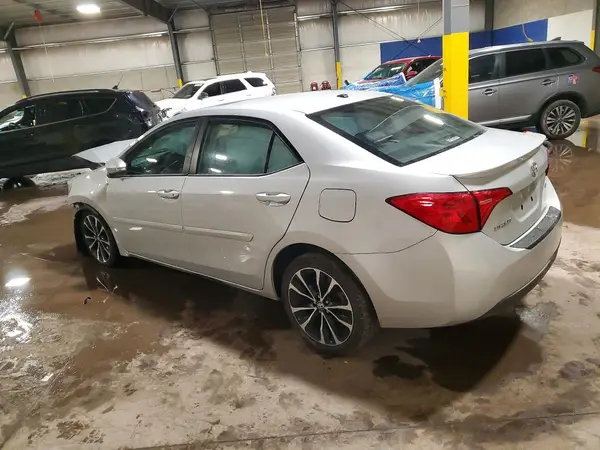 2T1BURHE5JC004604 2018 TOYOTA COROLLA - Image 2