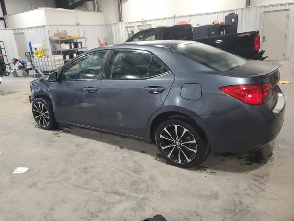 2T1BURHE5JC005011 2018 TOYOTA COROLLA - Image 2