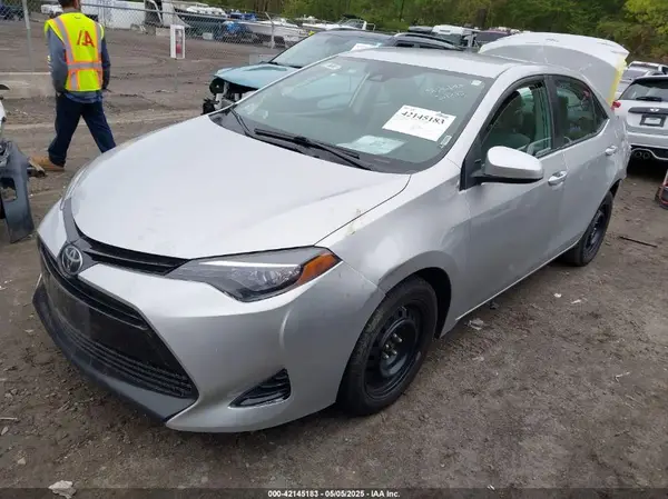 2T1BURHE5JC007745 2018 TOYOTA COROLLA - Image 2