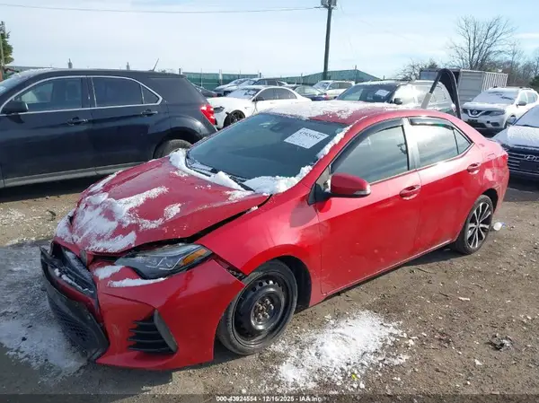 2T1BURHE5JC008328 2018 TOYOTA COROLLA - Image 2