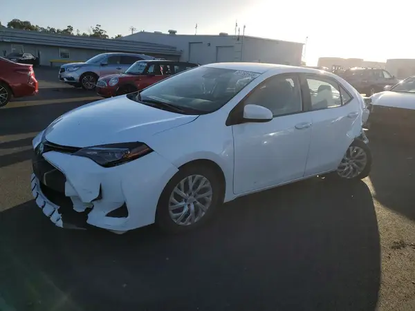 2T1BURHE5JC010502 2018 TOYOTA COROLLA - Image 1