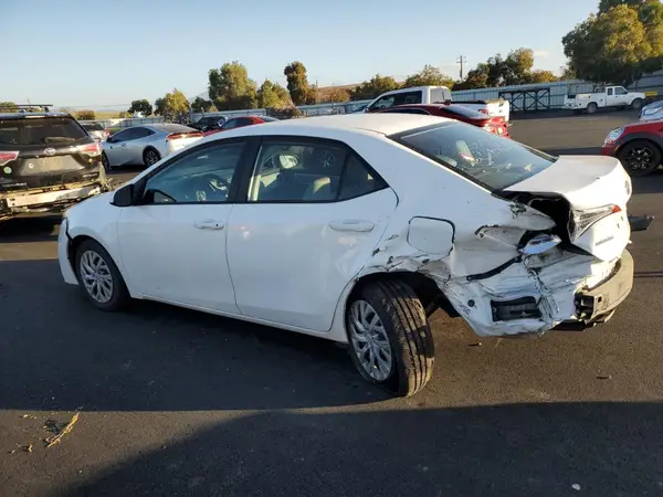 2T1BURHE5JC010502 2018 TOYOTA COROLLA - Image 2