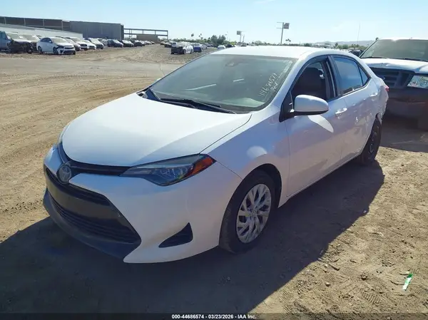 2T1BURHE5JC013352 2018 TOYOTA COROLLA - Image 2