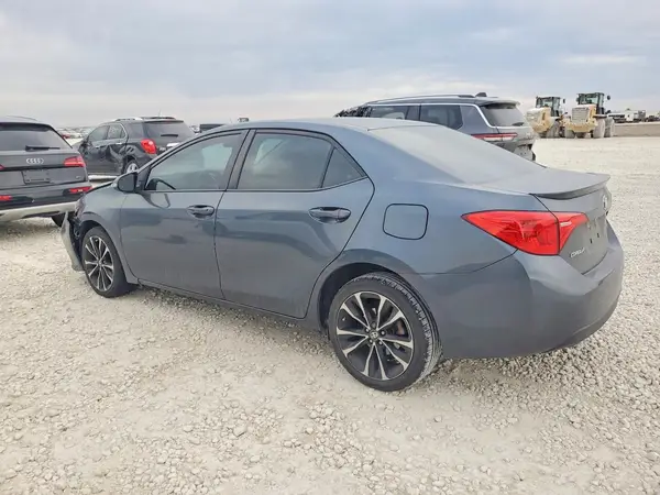 2T1BURHE5JC014243 2018 TOYOTA COROLLA - Image 2