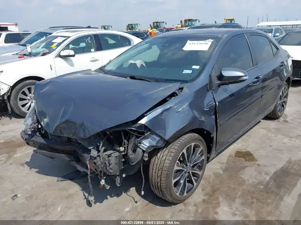 2T1BURHE5JC015120 2018 TOYOTA COROLLA - Image 2