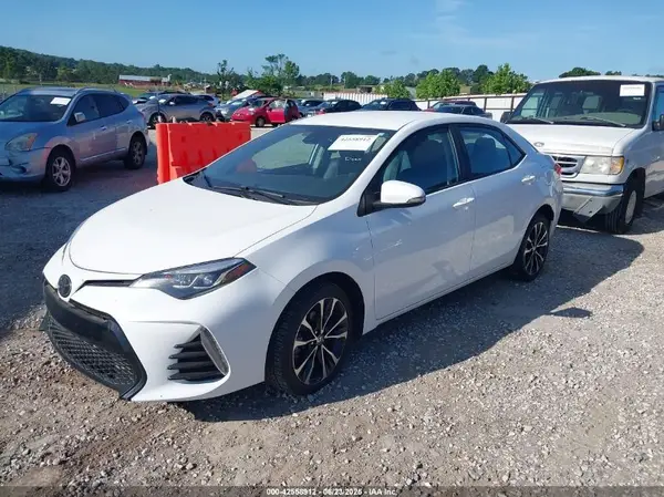 2T1BURHE5JC016896 2018 TOYOTA COROLLA - Image 2