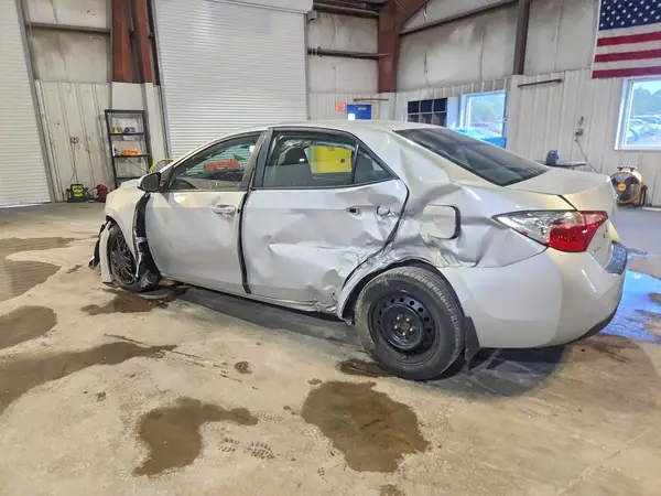 2T1BURHE5JC017420 2018 TOYOTA COROLLA - Image 2
