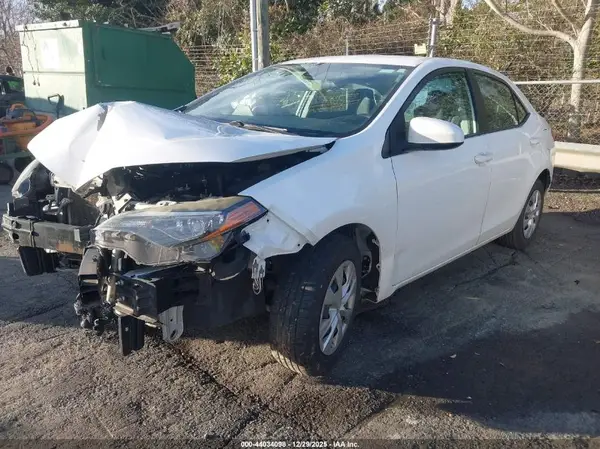 2T1BURHE5JC018034 2018 TOYOTA COROLLA - Image 2