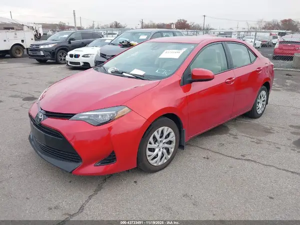 2T1BURHE5JC020317 2018 TOYOTA COROLLA - Image 2