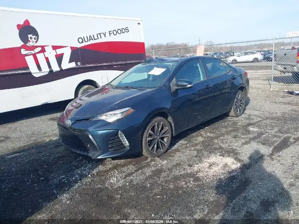 2T1BURHE5JC020379 2018 TOYOTA COROLLA - Image 2