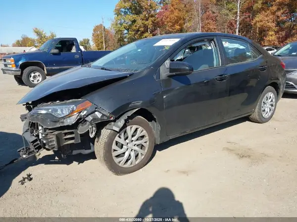 2T1BURHE5JC020494 2018 TOYOTA COROLLA - Image 2
