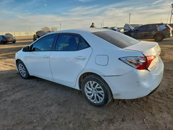 2T1BURHE5JC020625 2018 TOYOTA COROLLA - Image 2