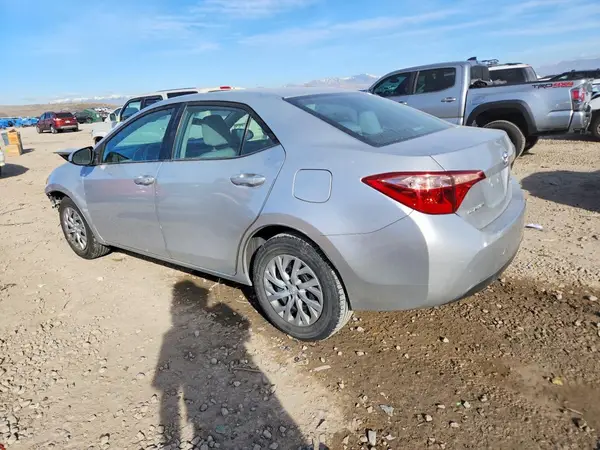 2T1BURHE5JC021645 2018 TOYOTA COROLLA - Image 2