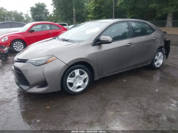 2T1BURHE5JC022214 2018 TOYOTA COROLLA - Image 2