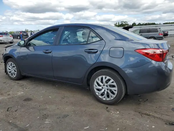 2T1BURHE5JC028675 2018 TOYOTA COROLLA - Image 2