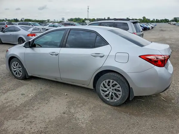2T1BURHE5JC032001 2018 TOYOTA COROLLA - Image 2
