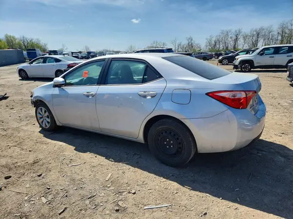 2T1BURHE5JC033889 2018 TOYOTA COROLLA - Image 2