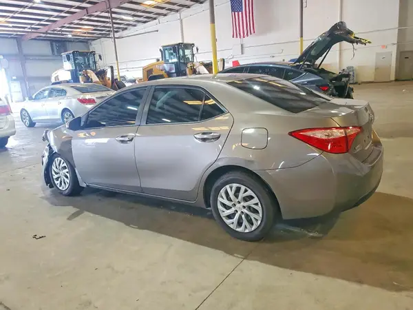 2T1BURHE5JC033892 2018 TOYOTA COROLLA - Image 2