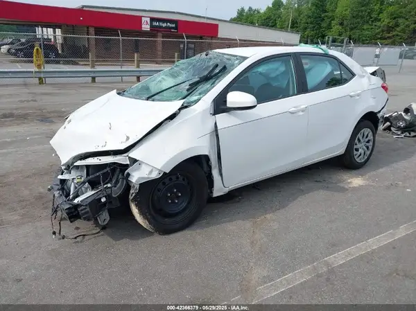 2T1BURHE5JC036629 2018 TOYOTA COROLLA - Image 2