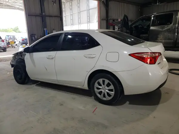 2T1BURHE5JC038798 2018 TOYOTA COROLLA - Image 2