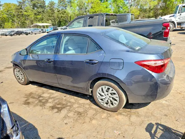 2T1BURHE5JC038963 2018 TOYOTA COROLLA - Image 2