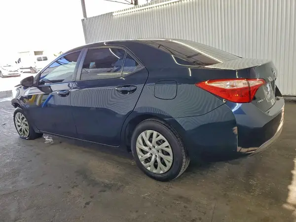 2T1BURHE5JC042947 2018 TOYOTA COROLLA - Image 2