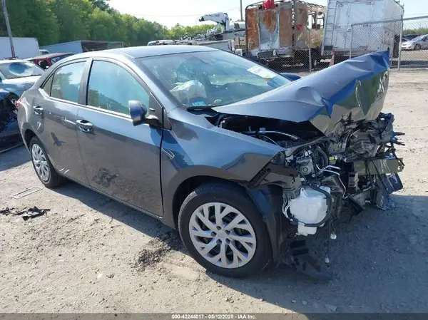 2T1BURHE5JC044441 2018 TOYOTA COROLLA - Image 1