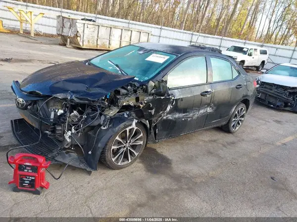 2T1BURHE5JC044746 2018 TOYOTA COROLLA - Image 2