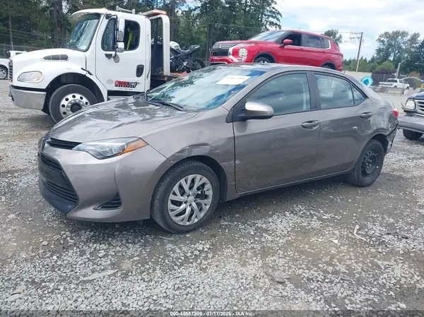 2T1BURHE5JC046206 2018 TOYOTA COROLLA - Image 2