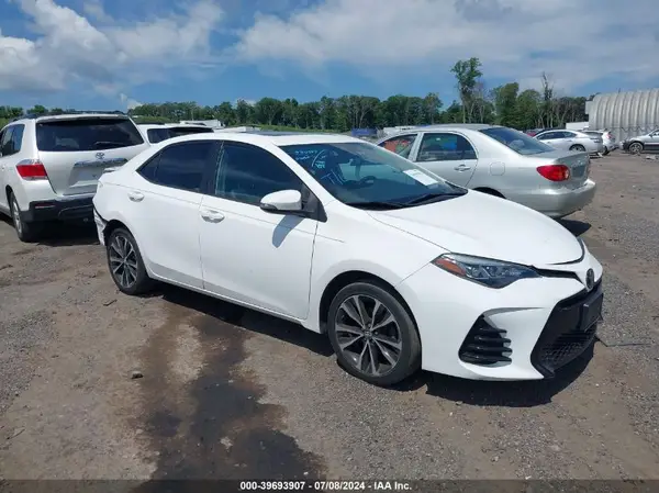 2T1BURHE5JC047792 2018 TOYOTA COROLLA - Image 1