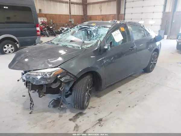 2T1BURHE5JC049879 2018 TOYOTA COROLLA - Image 2