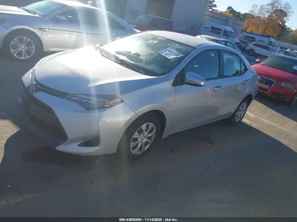 2T1BURHE5JC051955 2018 TOYOTA COROLLA - Image 2