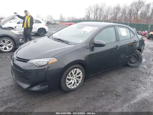 2T1BURHE5JC056055 2018 TOYOTA COROLLA - Image 2