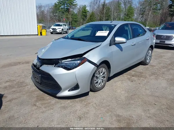 2T1BURHE5JC058355 2018 TOYOTA COROLLA - Image 2