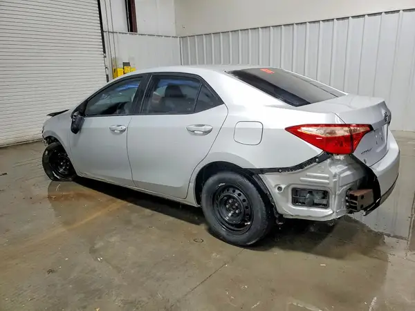 2T1BURHE5JC058467 2018 TOYOTA COROLLA - Image 2
