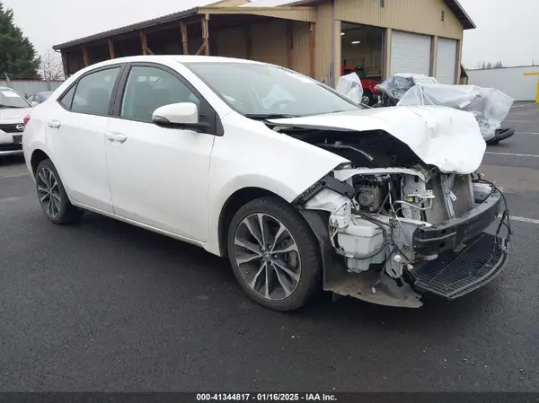 2T1BURHE5JC058503 2018 TOYOTA COROLLA - Image 1
