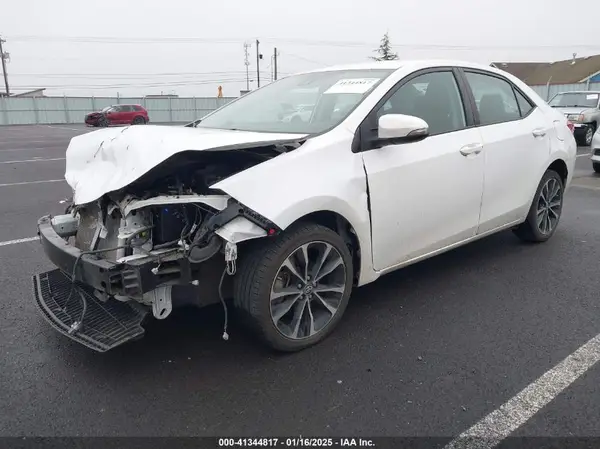 2T1BURHE5JC058503 2018 TOYOTA COROLLA - Image 2