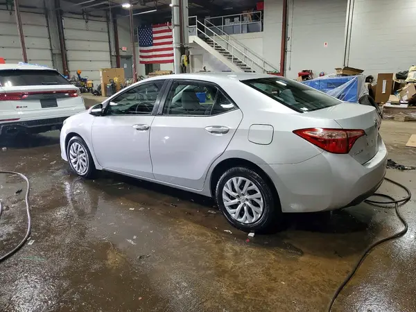 2T1BURHE5JC060770 2018 TOYOTA COROLLA - Image 2