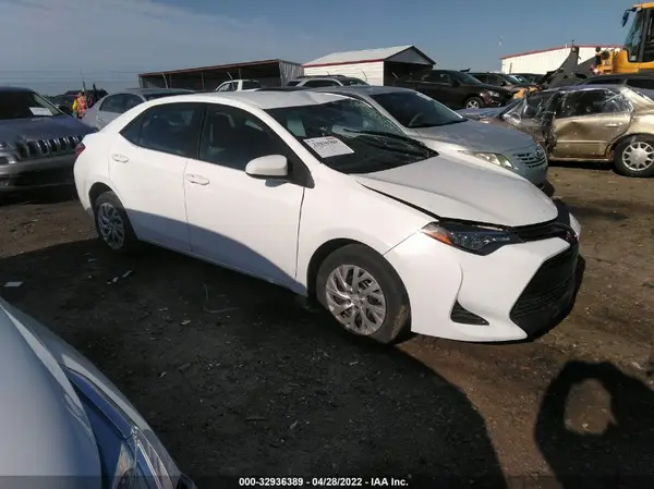 2T1BURHE5JC063104 2018 TOYOTA COROLLA - Image 1