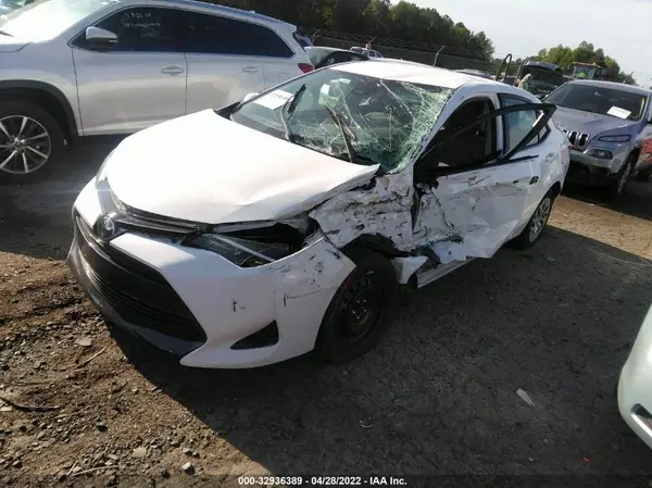 2T1BURHE5JC063104 2018 TOYOTA COROLLA - Image 2