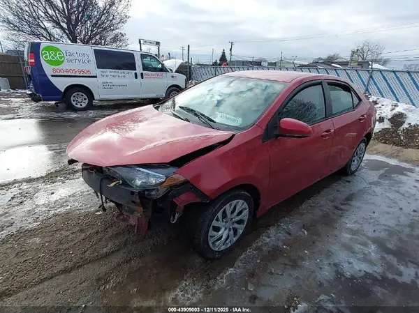 2T1BURHE5JC063653 2018 TOYOTA COROLLA - Image 2